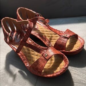 Ariat Brick Red Sandals with Woven Design
